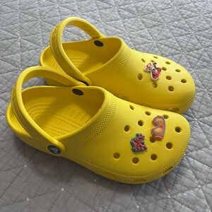 Crocs Iconic Clogs Bright Yellow Slip On Shoes Men Size 4 Women Size 6